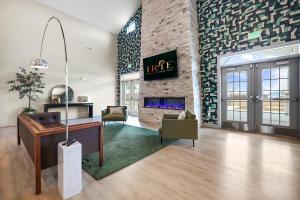 IRIE Living Refresh Kg 2Bd Gym Pool BRAND NEW