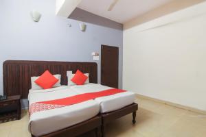 Hotel O Regal Near Paradise Circle