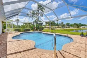 Pool, Lake and Sunset Views Home in Sarasota - Tatum