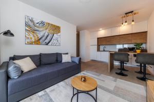 365 Sunsets Apartment by Belmont Realty