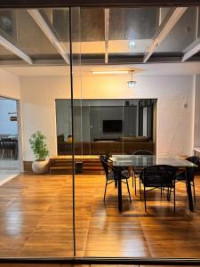 Cobertura na Praia da Enseada-Guarujá 180m2 10 hospedes