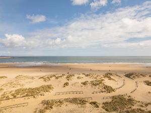 Coastal Comfort Haven 3BR Retreat