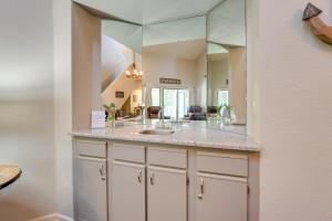 Indoor Pool Access Golf Getaway Near 76 Strip!