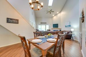 Indoor Pool Access Golf Getaway Near 76 Strip!