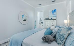 Manatee Suite 3 Funky Fish House at Cape Harbour