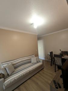 Quarto em Apto no Centro de Cachoeirinha