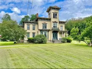 Franklin Manor - Treadwell