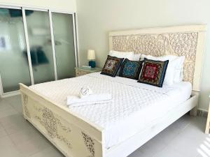 Chic Beach Apartment - 3 min to the Beach