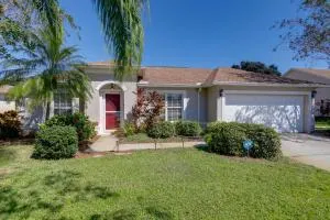 Bright Titusville Retreat with Lanai - WFH Friendly! - Frontenac