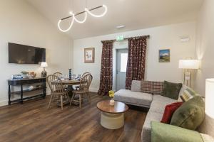 Castlestone Holiday Cottages & Townhouses