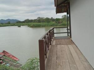 Sunset bar bungalows