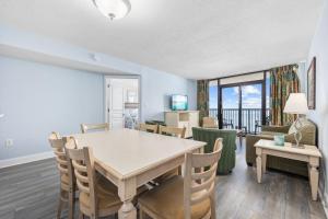 Charming 3BR 2BA Oceanfront Condo