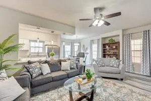 3 Mi to Hospitals Stylish Condo in San Antonio! - Helotes