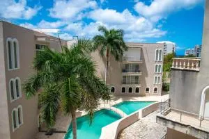 Ocean Bliss: Balcony & Pools & Peloton Bike! - Lowlands