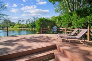 Pondside Perch - Your Waterfront Retreat home