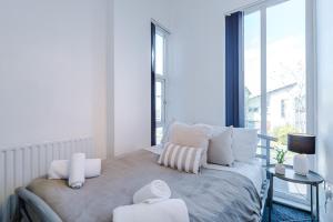 Modern City House - City Stay - Etihad Stadium - Coop Live Stadium - Sleeps 6 - Free Parking