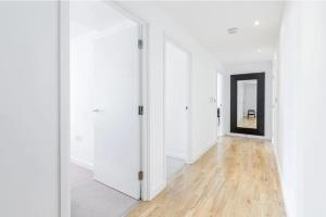 City of London 2BR Penthouse with Stunning Terrace Views