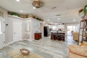 4 Mi to Lake Havasu Home with Views, Pool and Spa