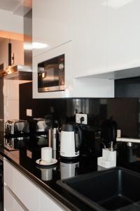 Luxurious T2 Varandas Apartment XIII