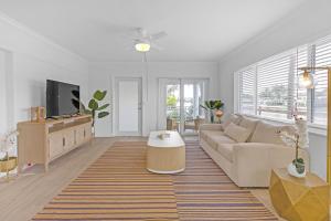 Waterfront Oasis 2BR 2BA with Pool, Gym, Balcony & Parking