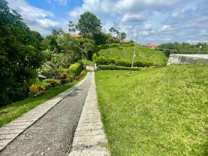 Oasis Montenegro Pool jacuzzi 10min to Coffee Park