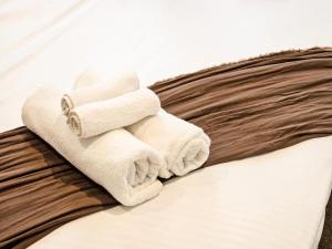 Stunning CBD Apt on Lv47 with Gym, Pool & Study Desk