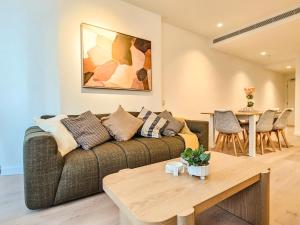 Stunning CBD Apt on Lv47 with Gym, Pool & Study Desk