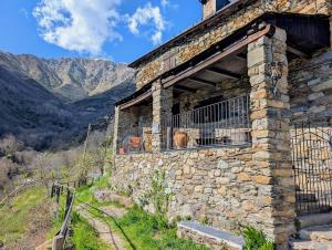 Casa Rústica y Chic con Chimenea y Vistas Panorámicas de La Vall de Boí
