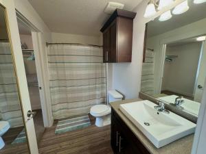 Downtown Condo with Mountain Views