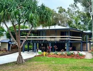 A Yearenda - Water Views -3BR - Steps to the Beach - Woodgate