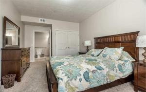 Downtown Condo Near Convention Center (Disability Access)