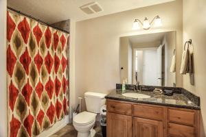 Downtown Condo Near the Convention Center