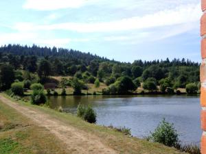 Gîte accueillant pour 7 pers avec cheminée et terrasse - FR-1-496-225