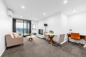 Modern Chic 1-Bedroom Apartment with Parking