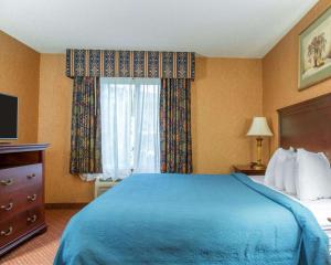 King Room - Non-Smoking room in Quality Inn & Suites Meriden