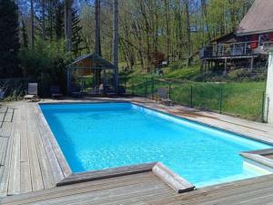 Maisons de vacances Chalet rustique au coeur du Perigord Noir avec terrasse et confort inclus - FR-1-616-397 : photos des chambres