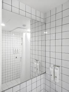 Phòng 3 Người với Vòi sen (Triple Room with Shower)