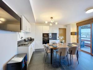 Appartement neuf 2 chambres près des pistes à Combloux avec parking - FR-1-560-158