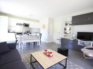 Appartement moderne 51m² à Luchon - 4 pers, Terrasse, Parking - FR-1-313-241