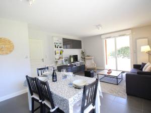 Appartement moderne 51m² à Luchon - 4 pers, Terrasse, Parking - FR-1-313-241