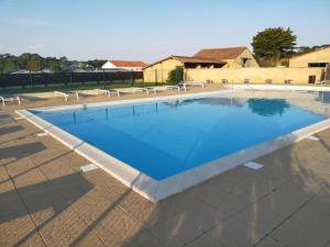 Mobil-home confortable proche de lAtlantique - FR-1-426-577