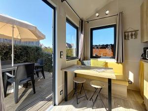 Tiny House 1 chambre, piscine chauffée, à 200 m de la plage, Jullouville - FR-1-361A-24