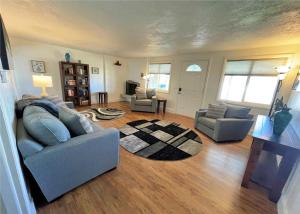 7-Bedroom Home with Views of the Rocky Mountains - 4hvězdičkové hotely ve městě Sandy