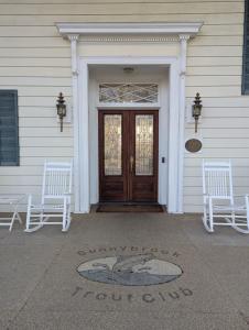 Farrell House Lodge at Sunnybrook Trout Club