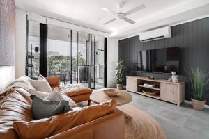 Stylish Family Escape - 5 min walk to Beach