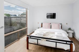 Takana - Chic Guest House in Heart of CBD - 2Bed 2Bath