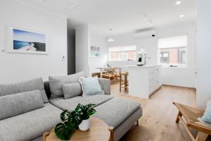 Takana - Chic Guest House in Heart of CBD - 2Bed 2Bath