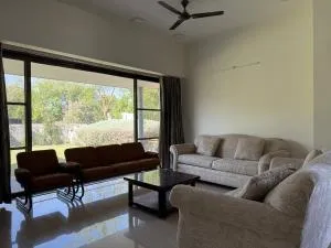 BKs Villa Plumeria Holiday Home in Kensville Golf - Bavla