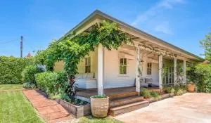Luxury Hinterland Cottage - Hot Tub - Pet Friendly - Goonellabah