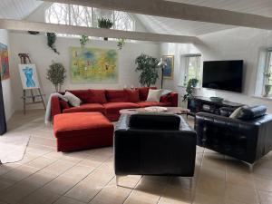 Generös skånegård i idylliska Örum